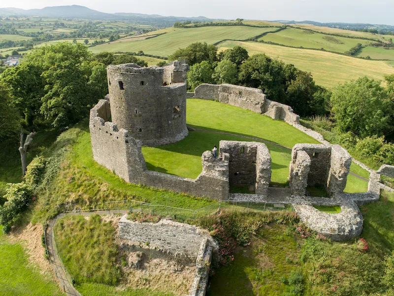 Dundrum Castle - GoVisit Northern Ireland | Places to Stay, Eat & Explore